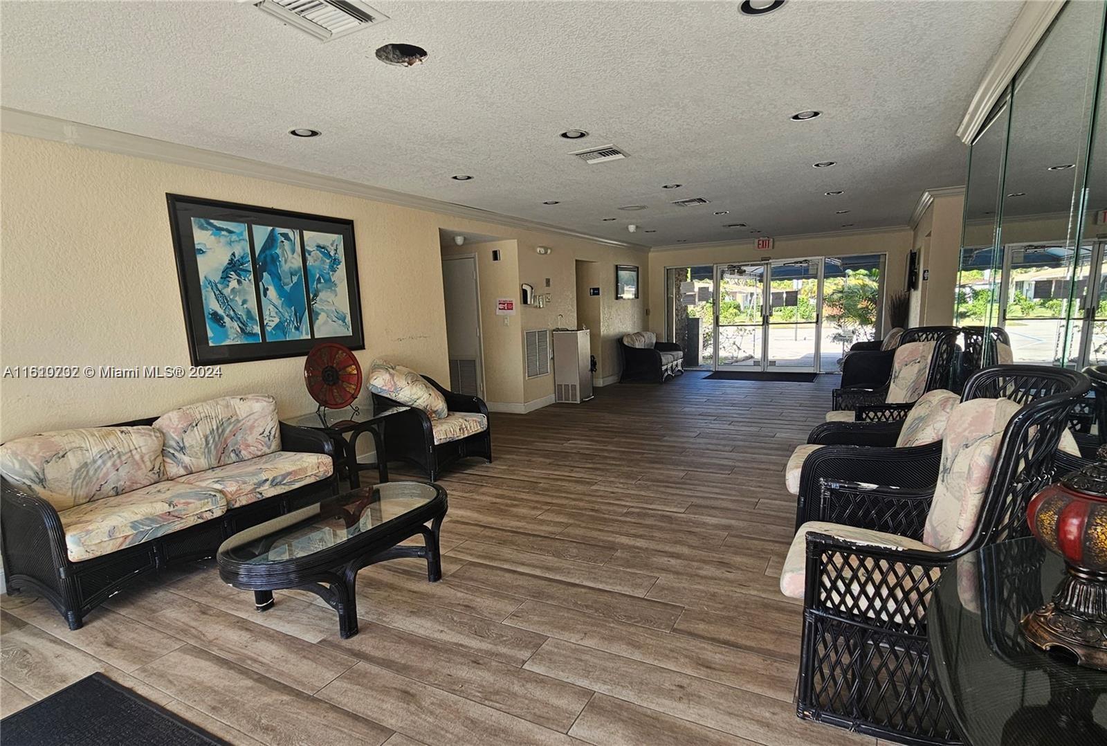 CRYSTAL LAKE 4TH SEC - Residential