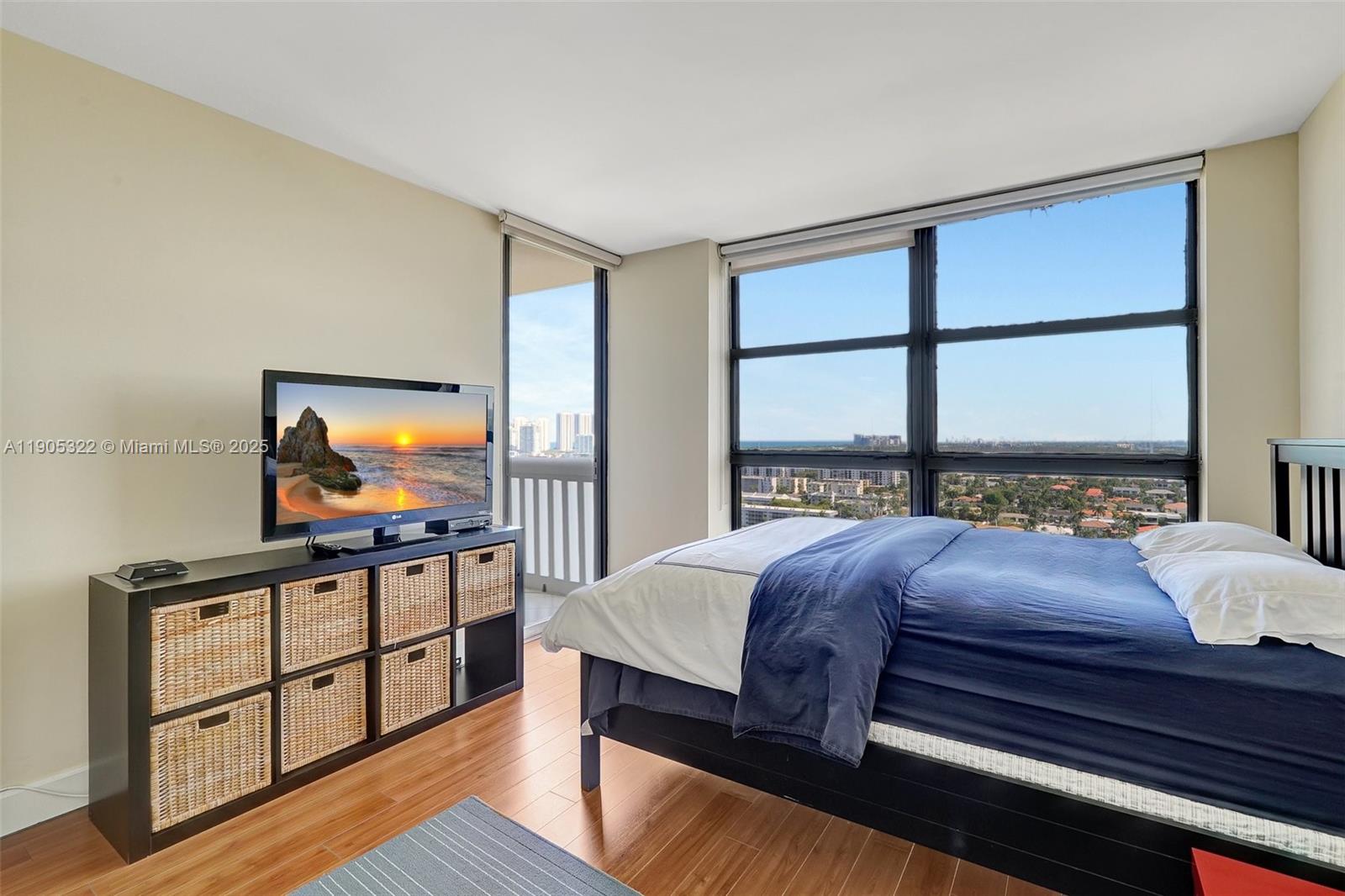 1000 ISL BLVD WILLIAMS IS - Residential