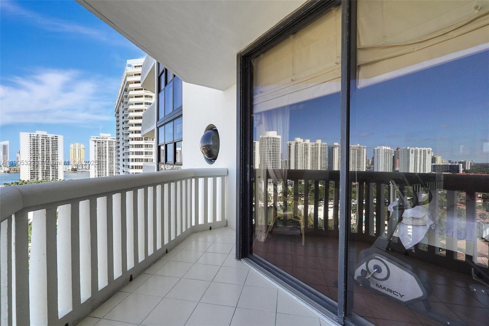 1000 ISL BLVD WILLIAMS IS - Residential