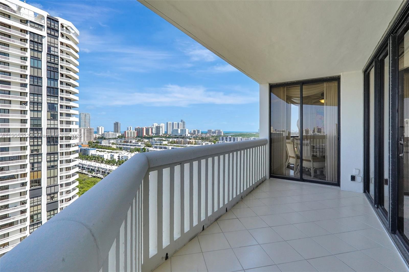 1000 ISL BLVD WILLIAMS IS - Residential