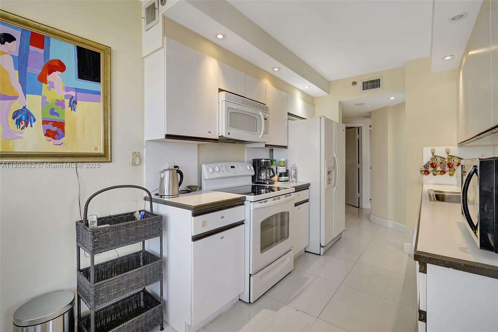1000 ISL BLVD WILLIAMS IS - Residential