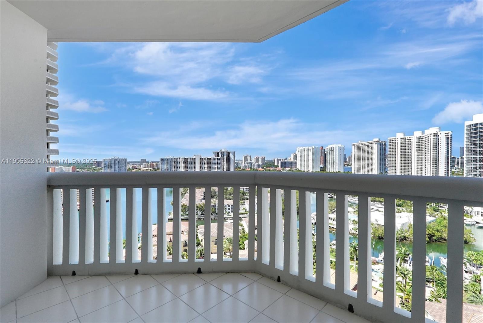 1000 ISL BLVD WILLIAMS IS - Residential
