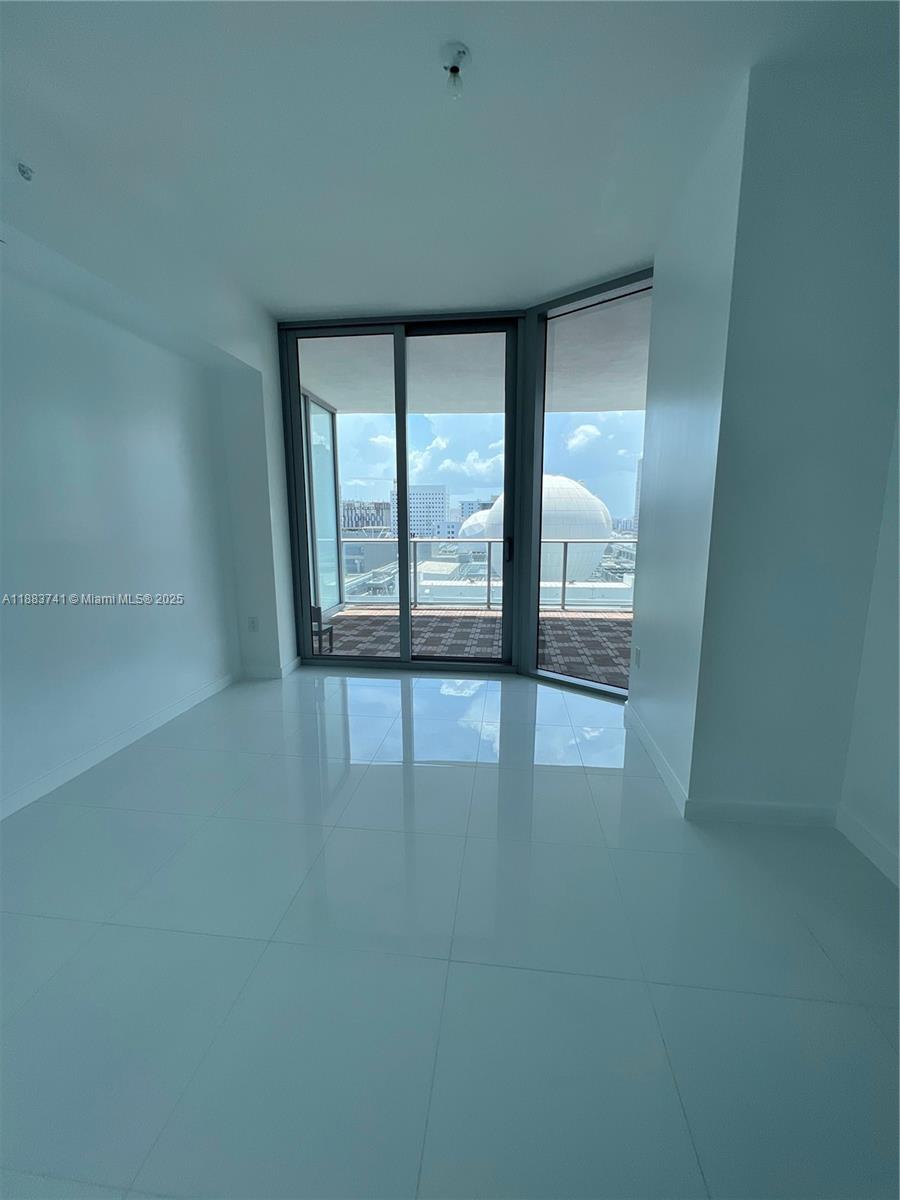 PARAMOUNT MIAMI WORLDCENT - Residential