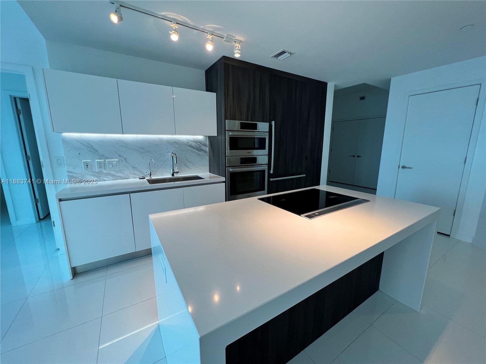 PARAMOUNT MIAMI WORLDCENT - Residential