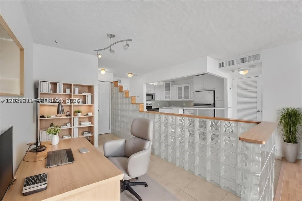 BRICKELL BISCAYNE CONDO - Residential Lease