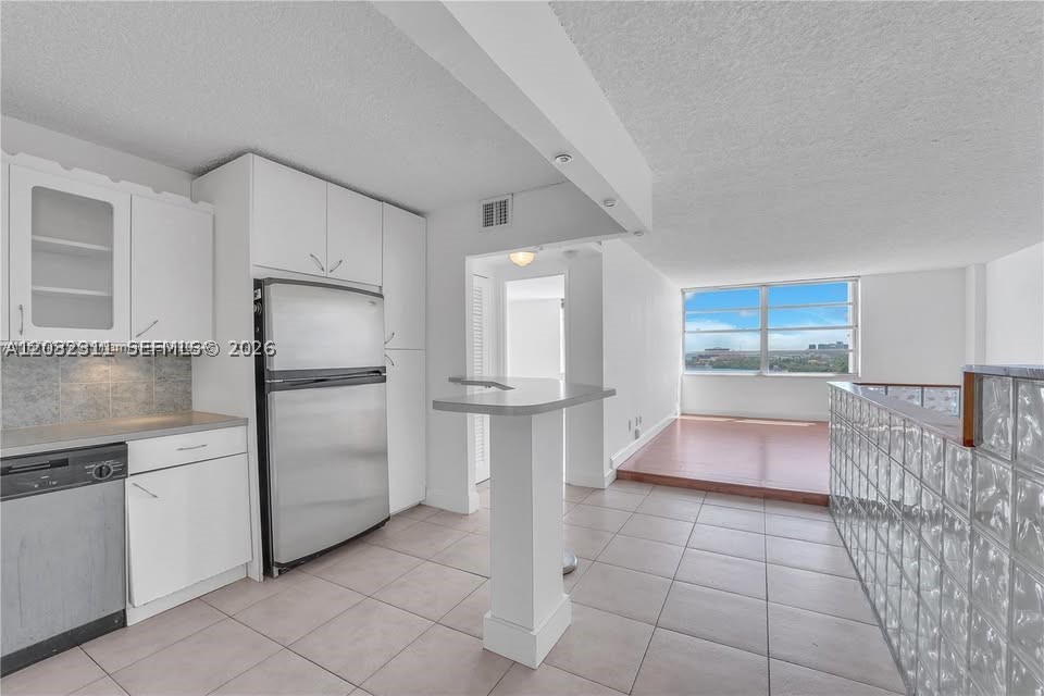 BRICKELL BISCAYNE CONDO - Residential Lease