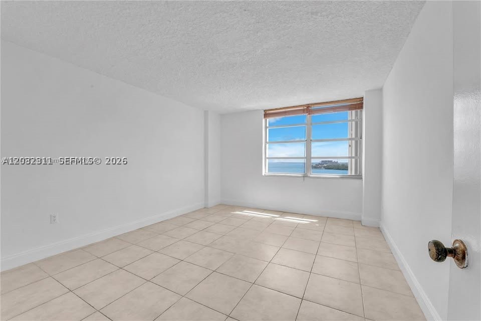 BRICKELL BISCAYNE CONDO - Residential Lease