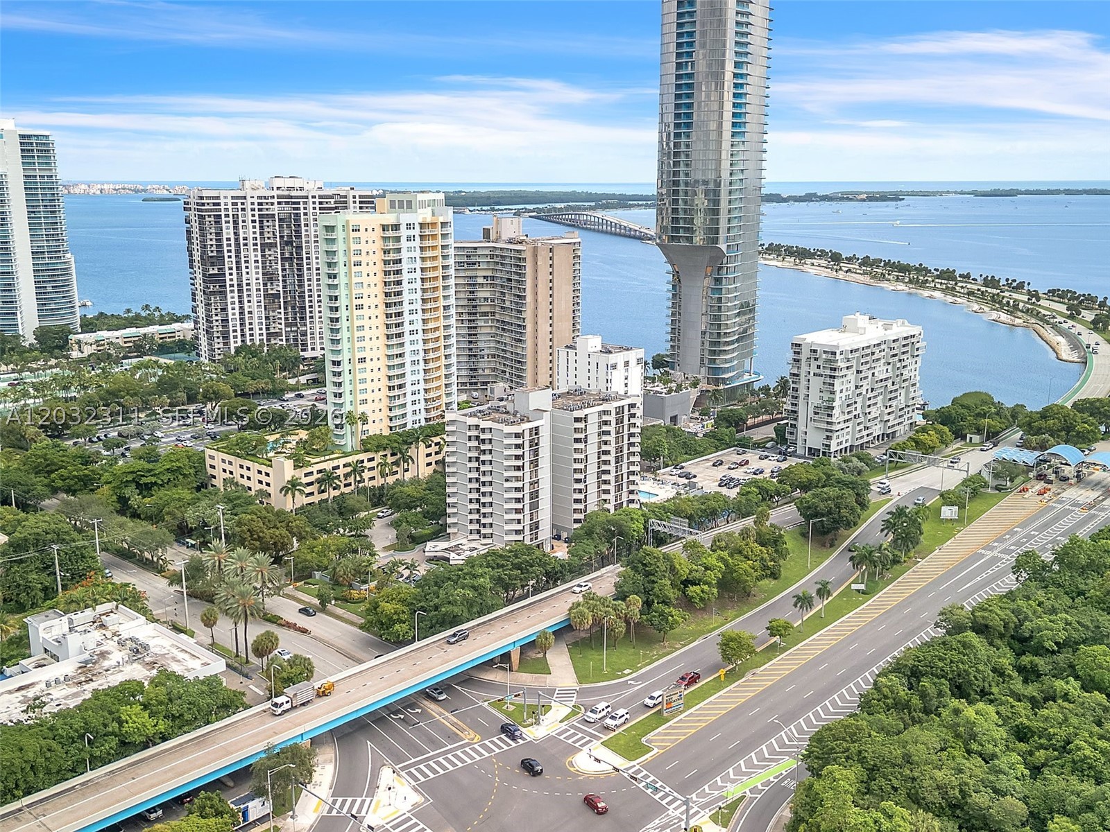 BRICKELL BISCAYNE CONDO - Residential Lease