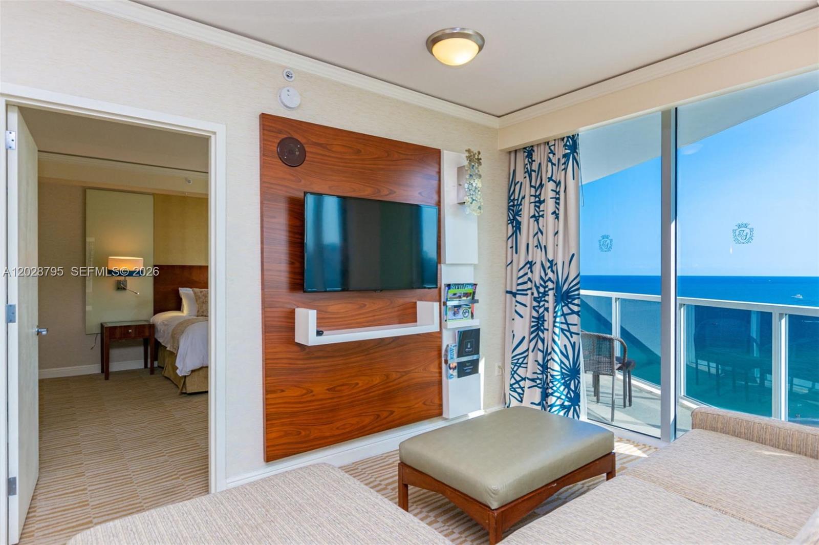 TRUMP INTERNATIONAL SONES - Residential