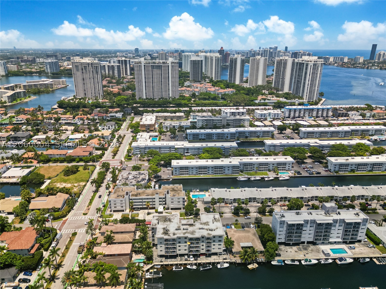 VENICE ISLE CONDO - Residential