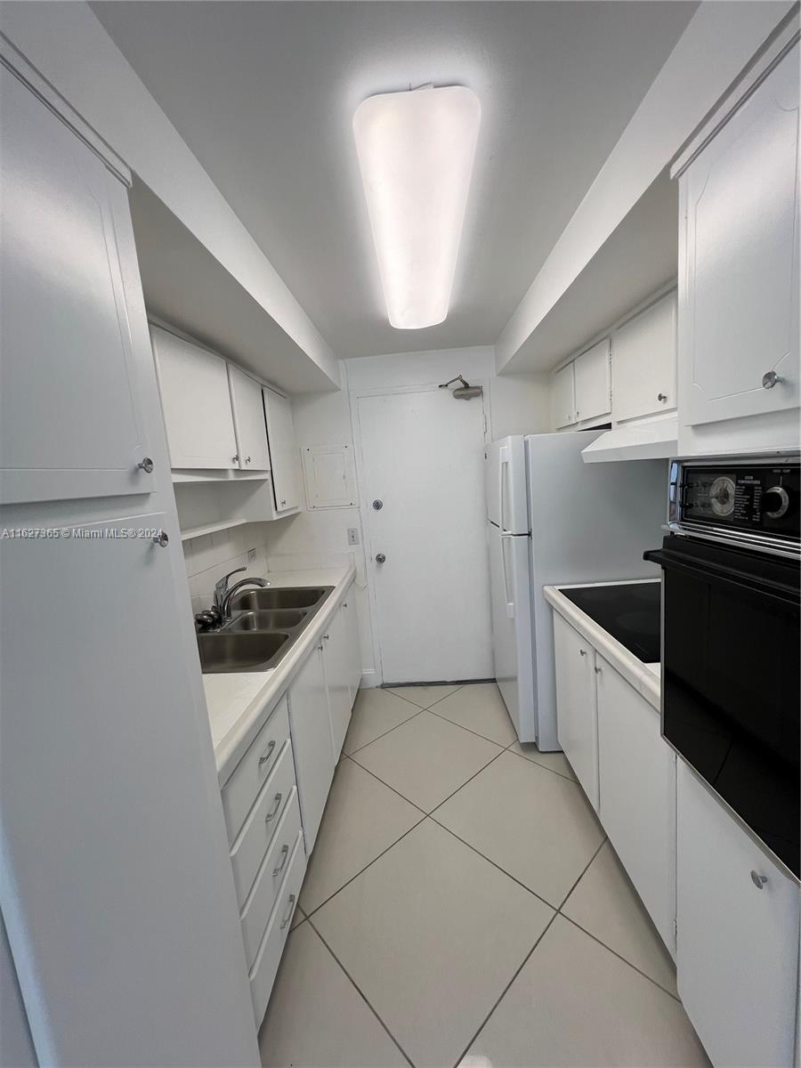 BAY GARDEN MANOR CONDO - Residential Lease