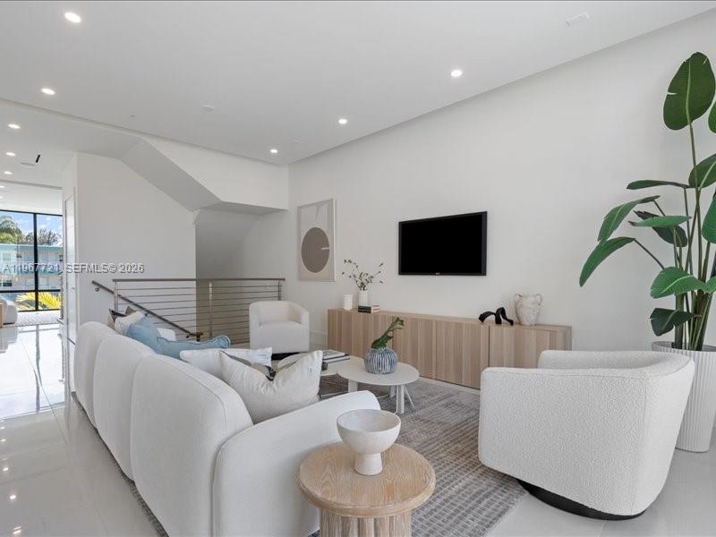 EASTERN SHORES 2ND ADDN - Residential