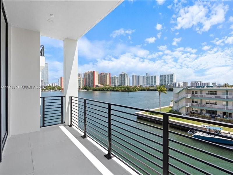 EASTERN SHORES 2ND ADDN - Residential