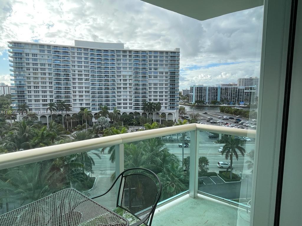 TIDES ON HOLLYWOOD BEACH - Residential