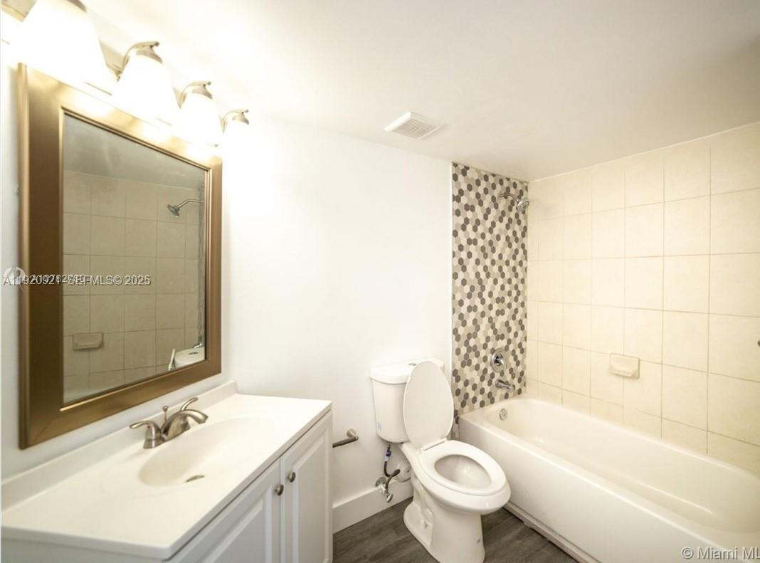 THE OAKS AT MIAMI GARDENS - Residential