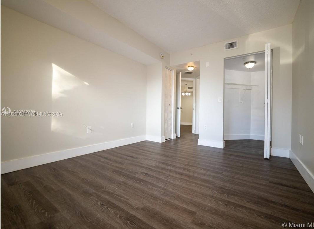 THE OAKS AT MIAMI GARDENS - Residential