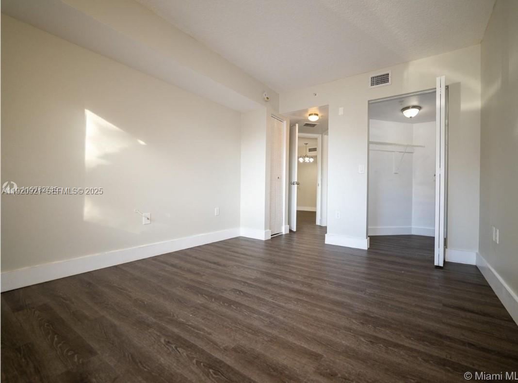 THE OAKS AT MIAMI GARDENS - Residential