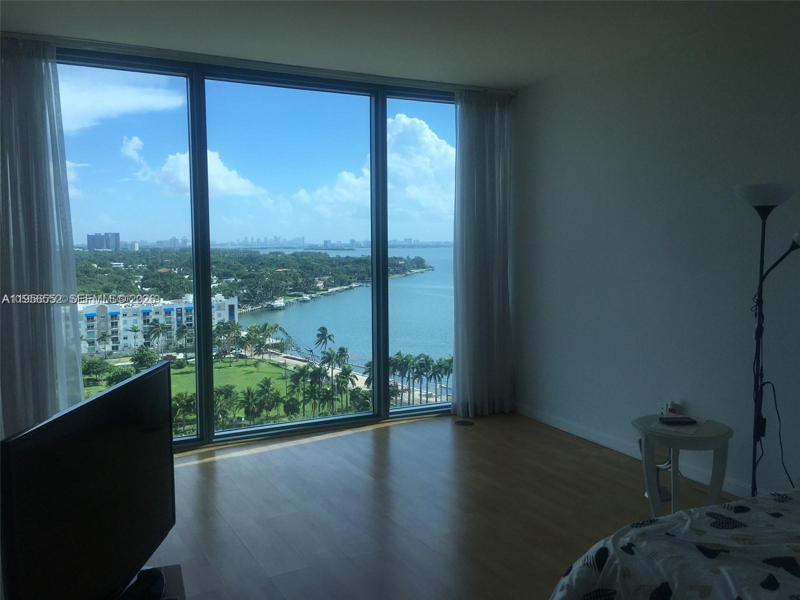 BLUE CONDO - Residential