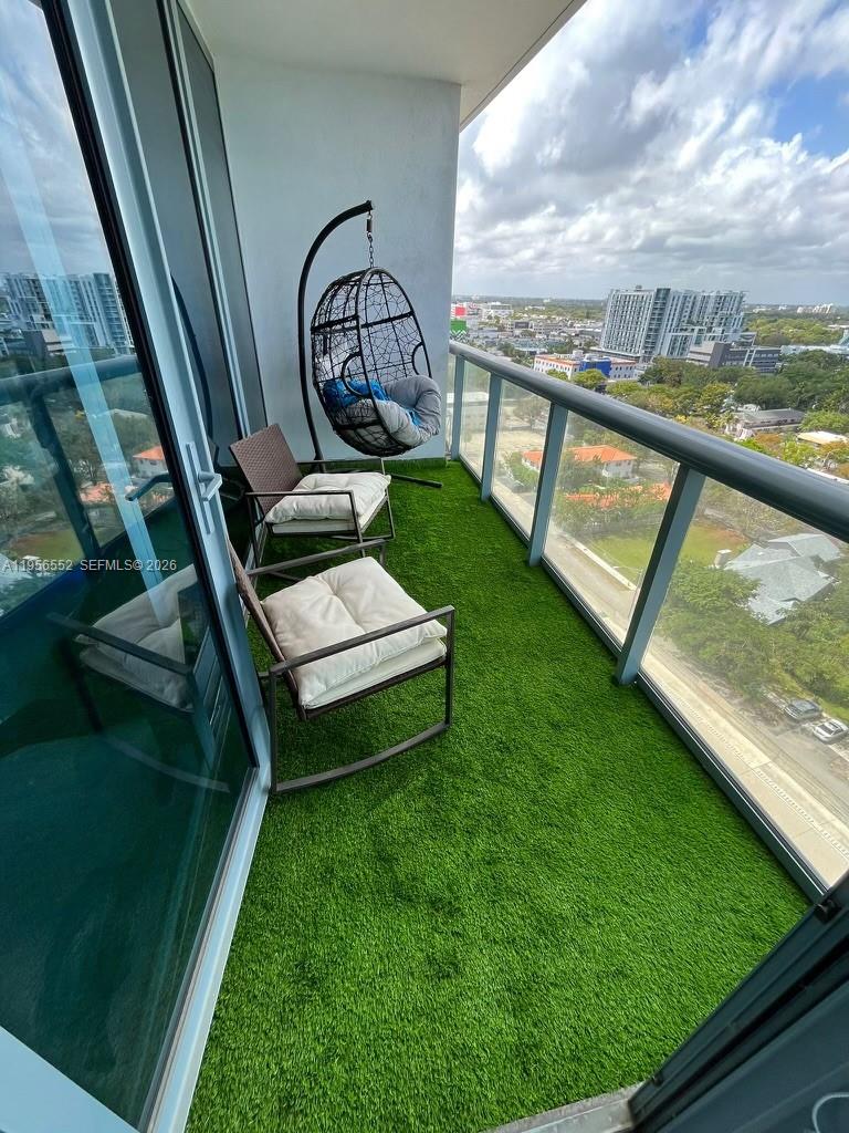 BLUE CONDO - Residential