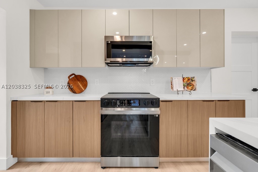 ELBARODA GROVE - Residential