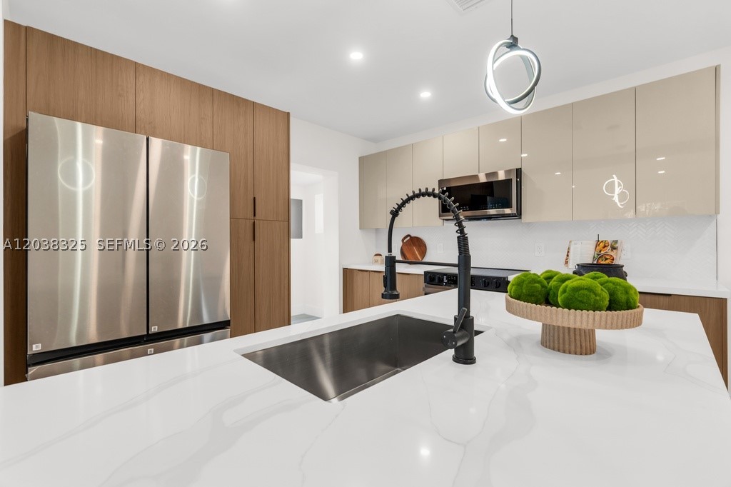 ELBARODA GROVE - Residential