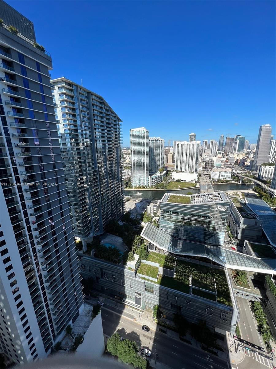 BRICKELL HEIGHTS EAST CON - Residential Lease