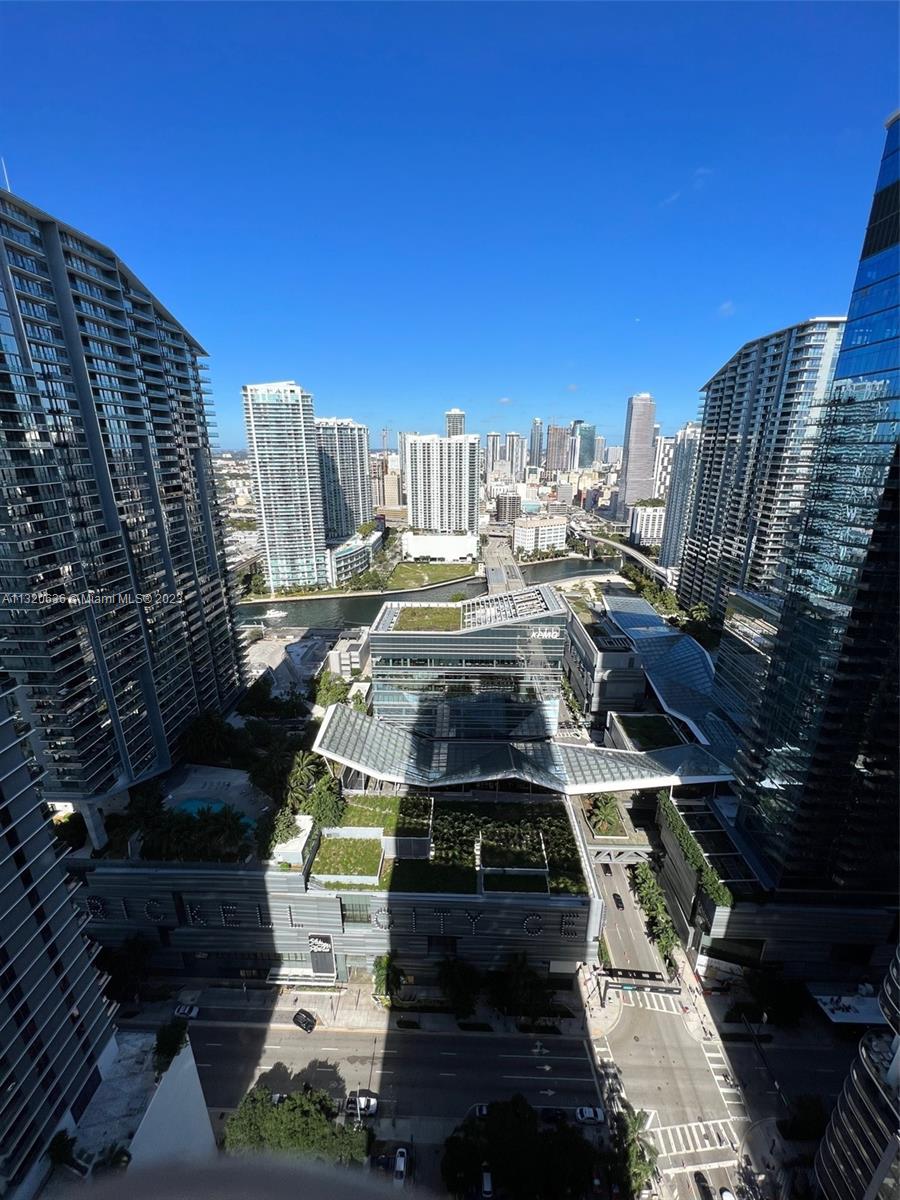 BRICKELL HEIGHTS EAST CON - Residential Lease