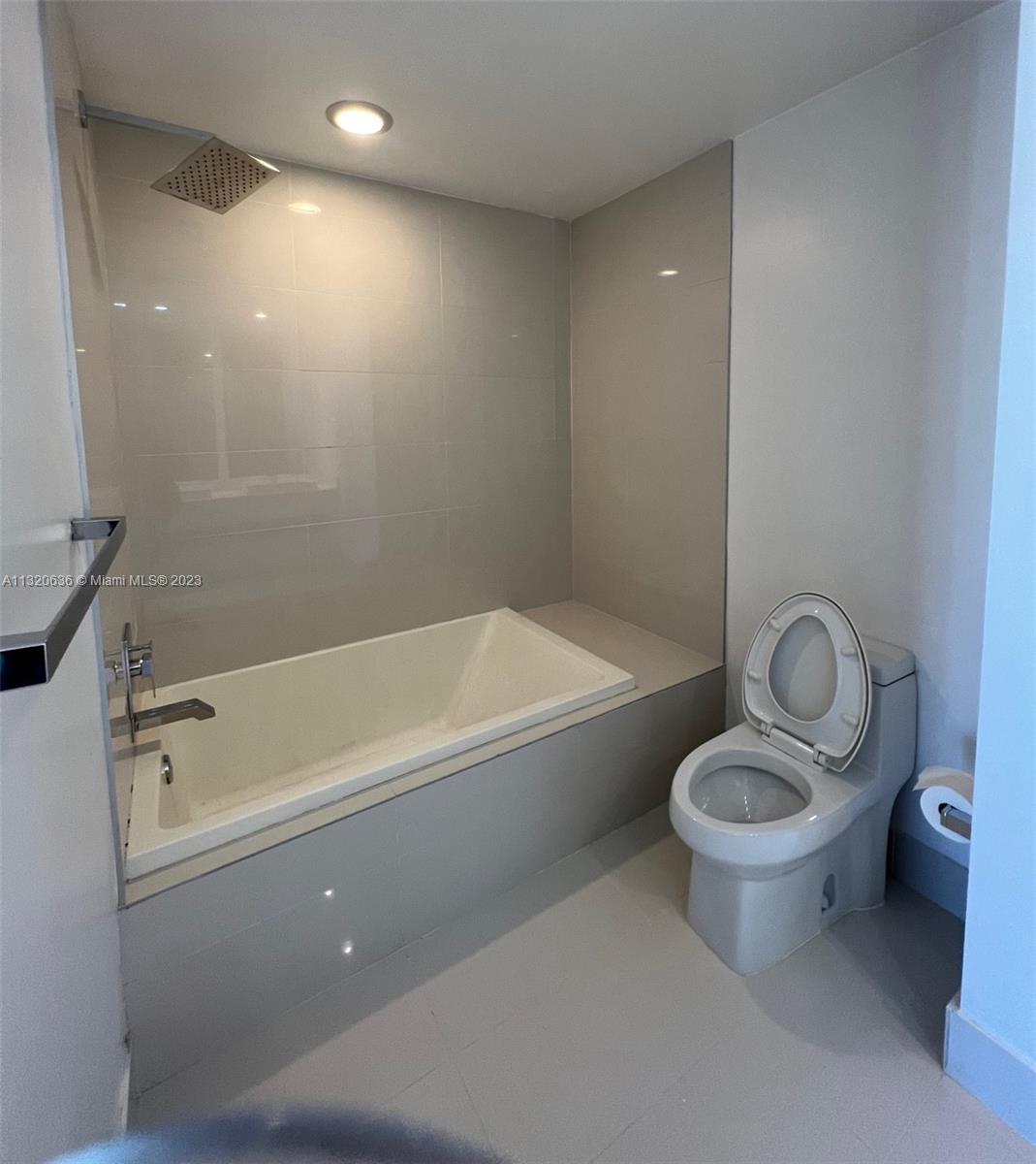 BRICKELL HEIGHTS EAST CON - Residential Lease