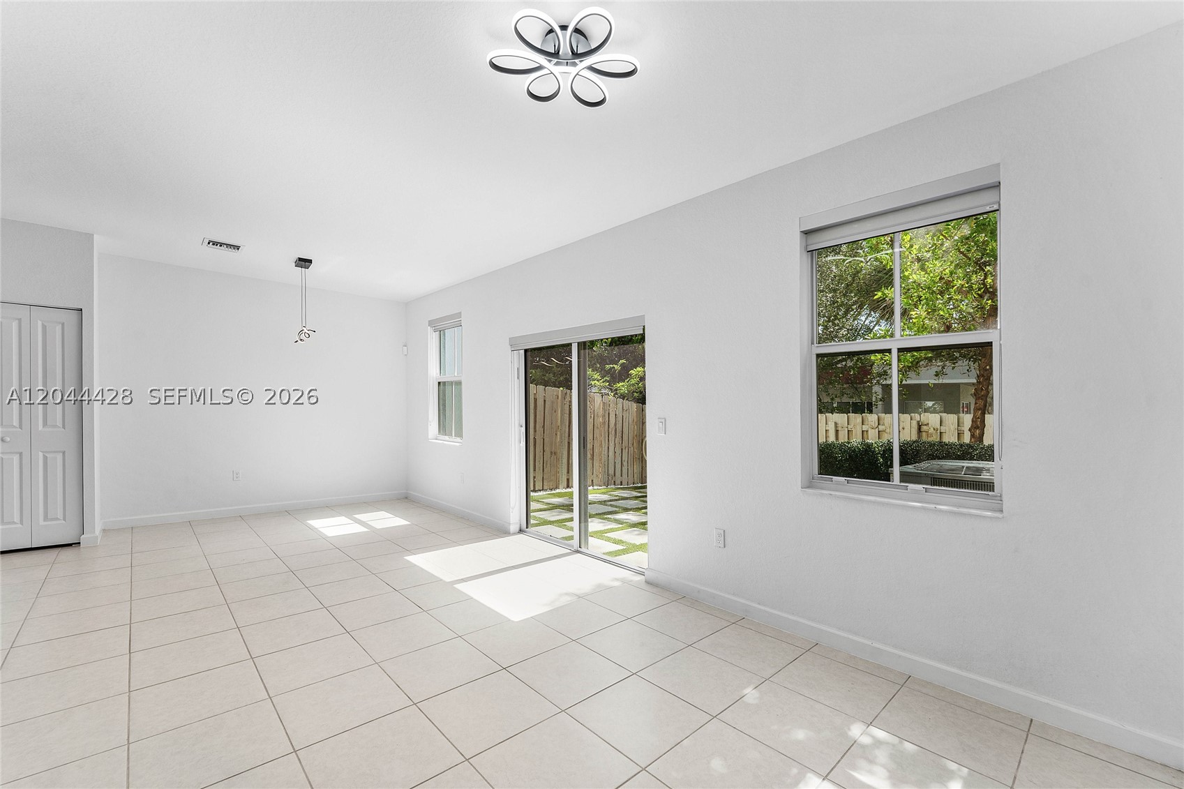 WINDSOR SQUARE - Residential