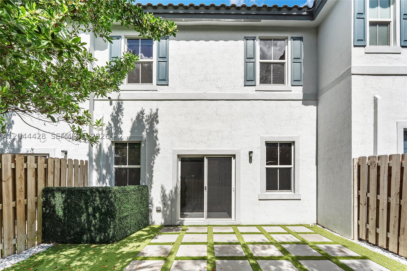 WINDSOR SQUARE - Residential