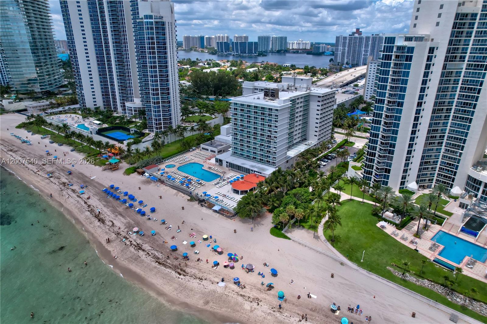 THE AVENTURA BEACH CLUB C - Residential