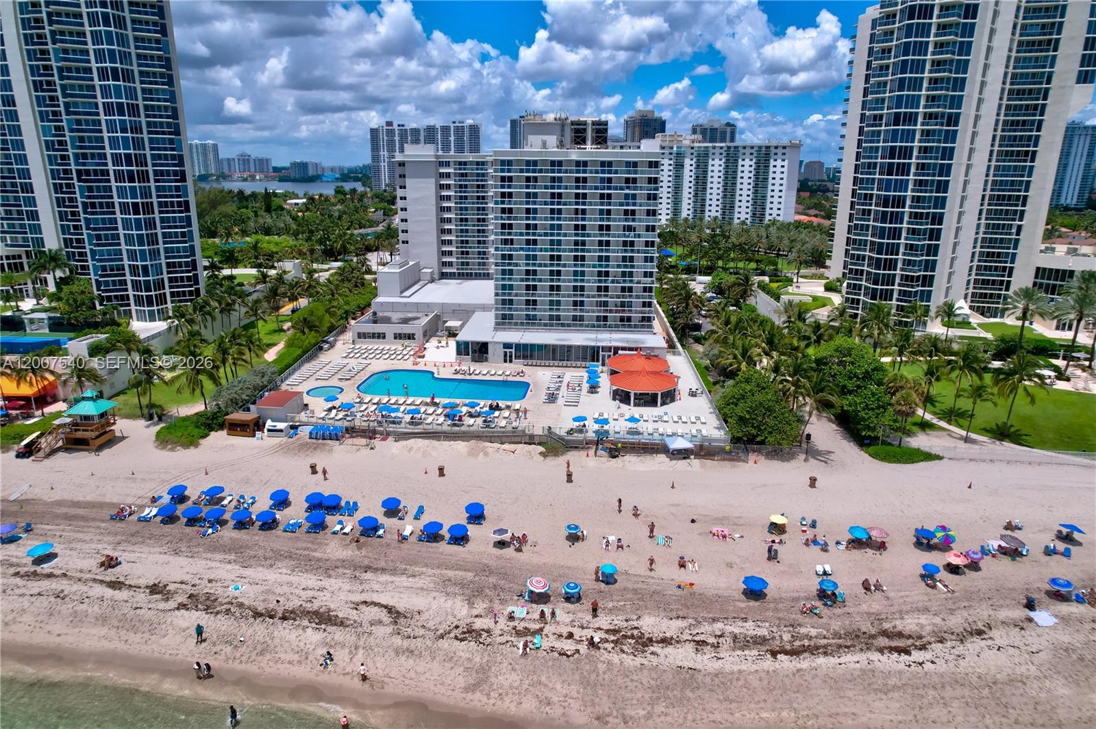 THE AVENTURA BEACH CLUB C - Residential