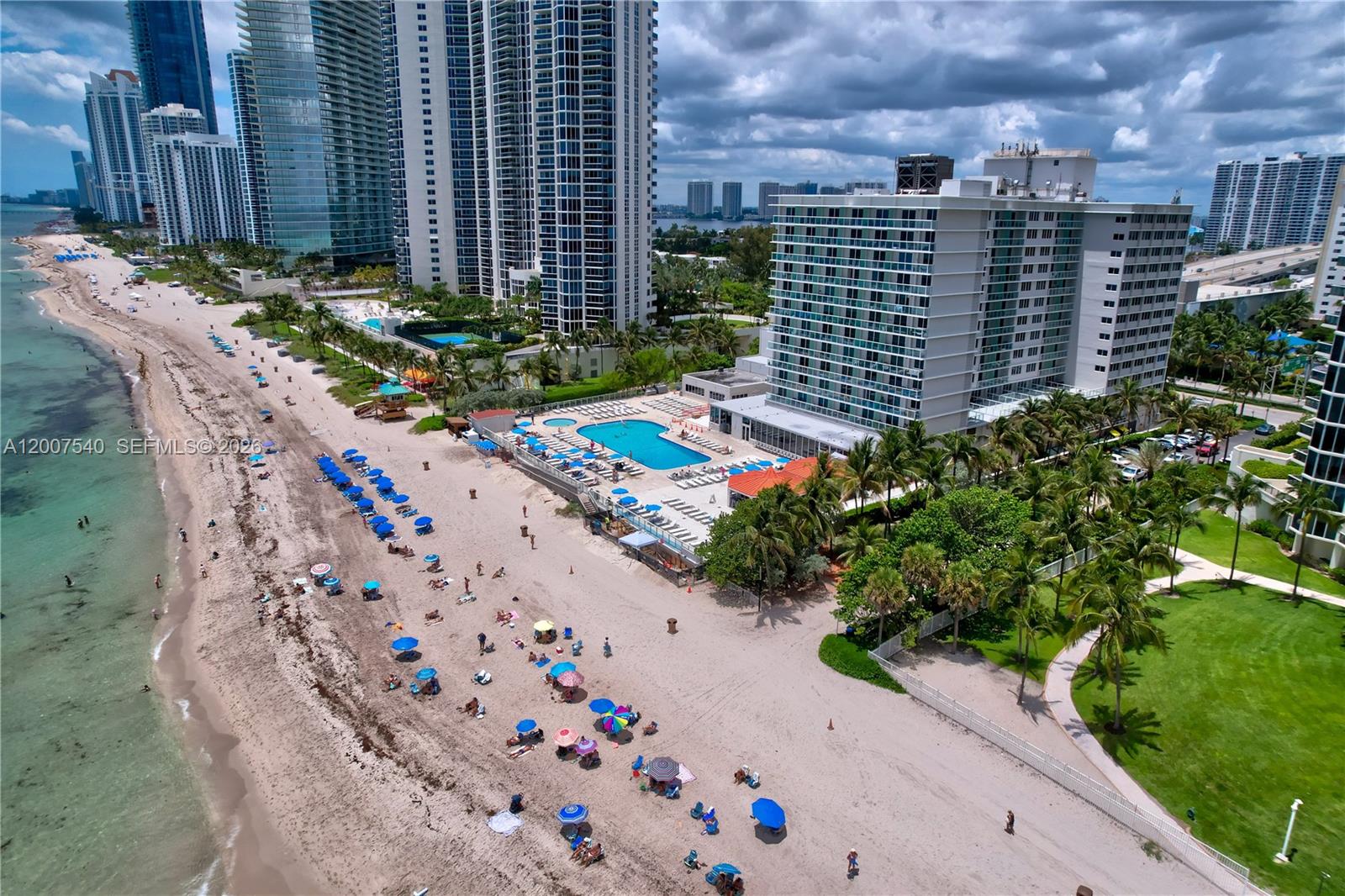 THE AVENTURA BEACH CLUB C - Residential