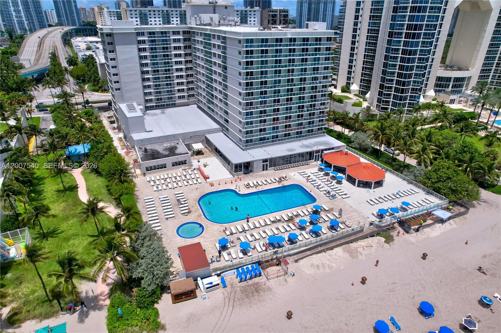 THE AVENTURA BEACH CLUB C - Residential