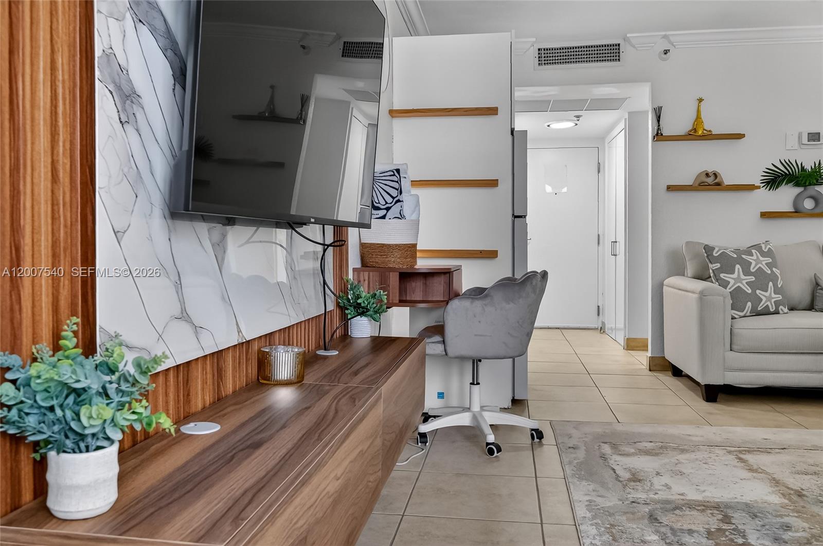 THE AVENTURA BEACH CLUB C - Residential