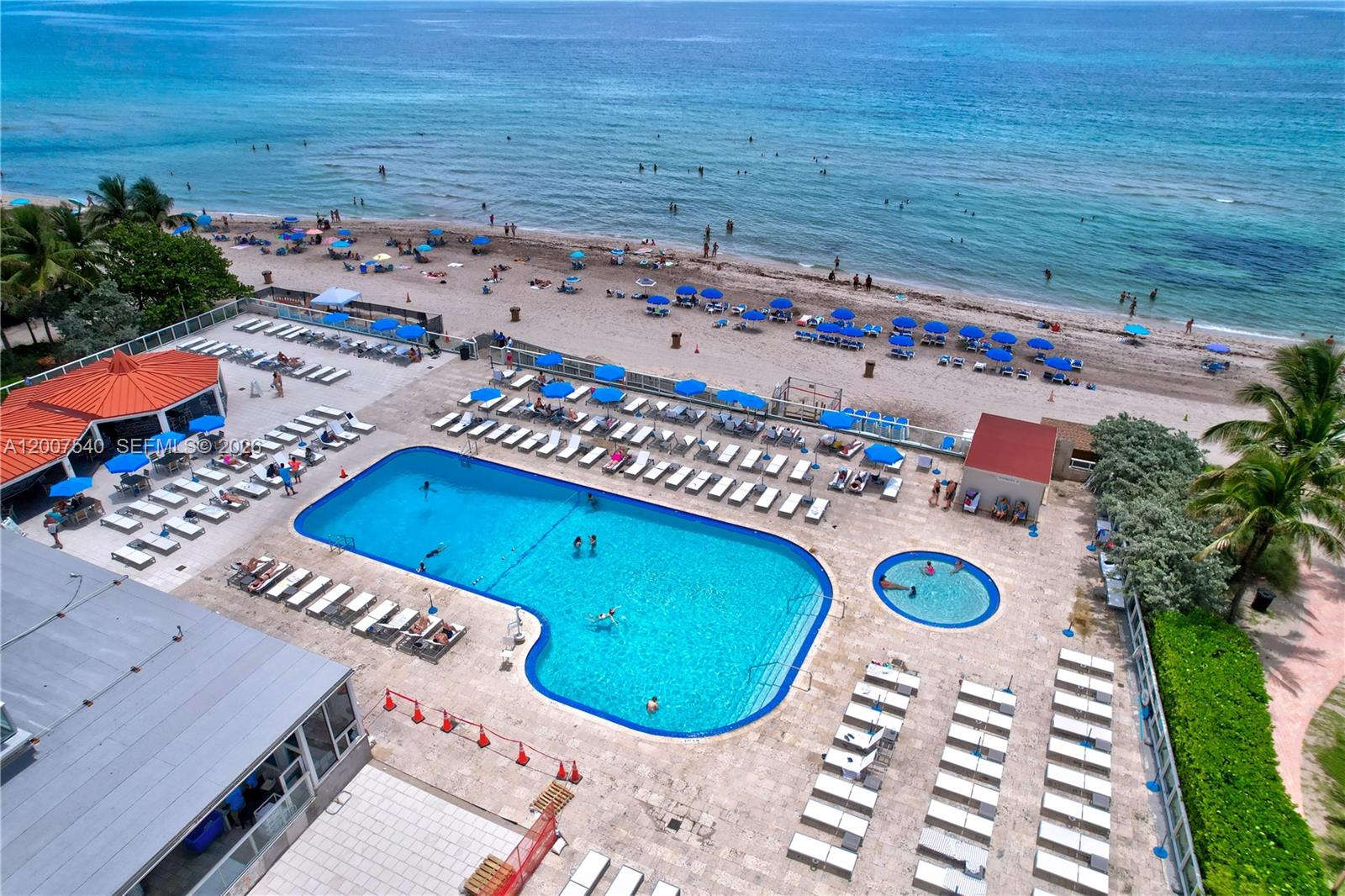 THE AVENTURA BEACH CLUB C - Residential