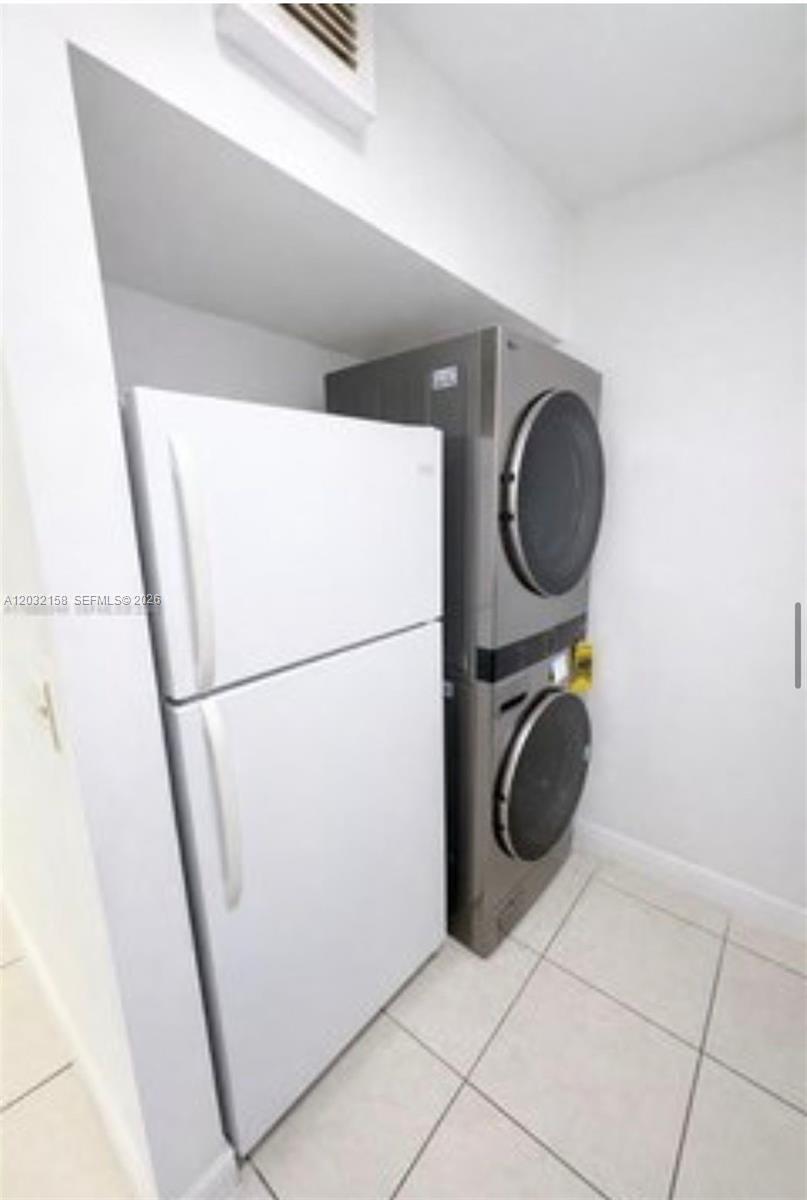 LAGO GRANDE TWO CONDO - Residential Lease