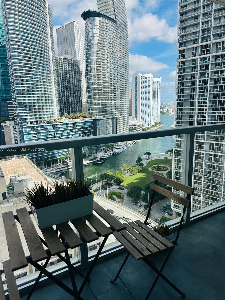 500 BRICKELL EAST CONDO - Residential Lease