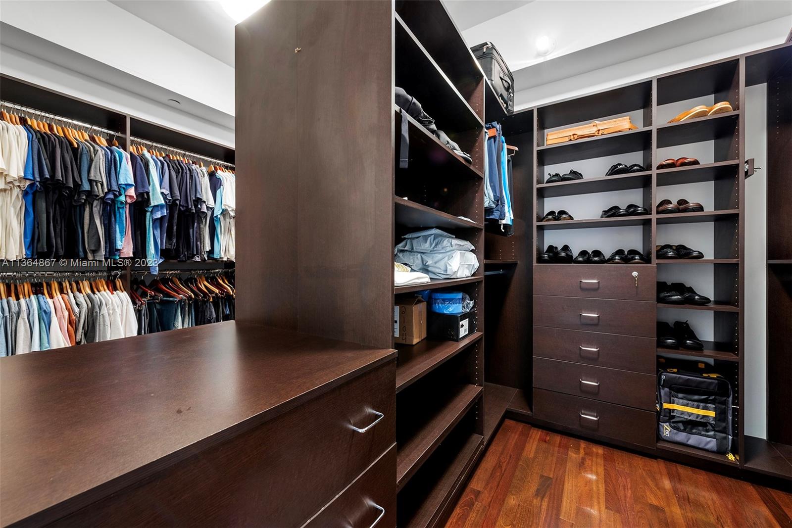 TURNBERRY OCEAN COLONY - Residential