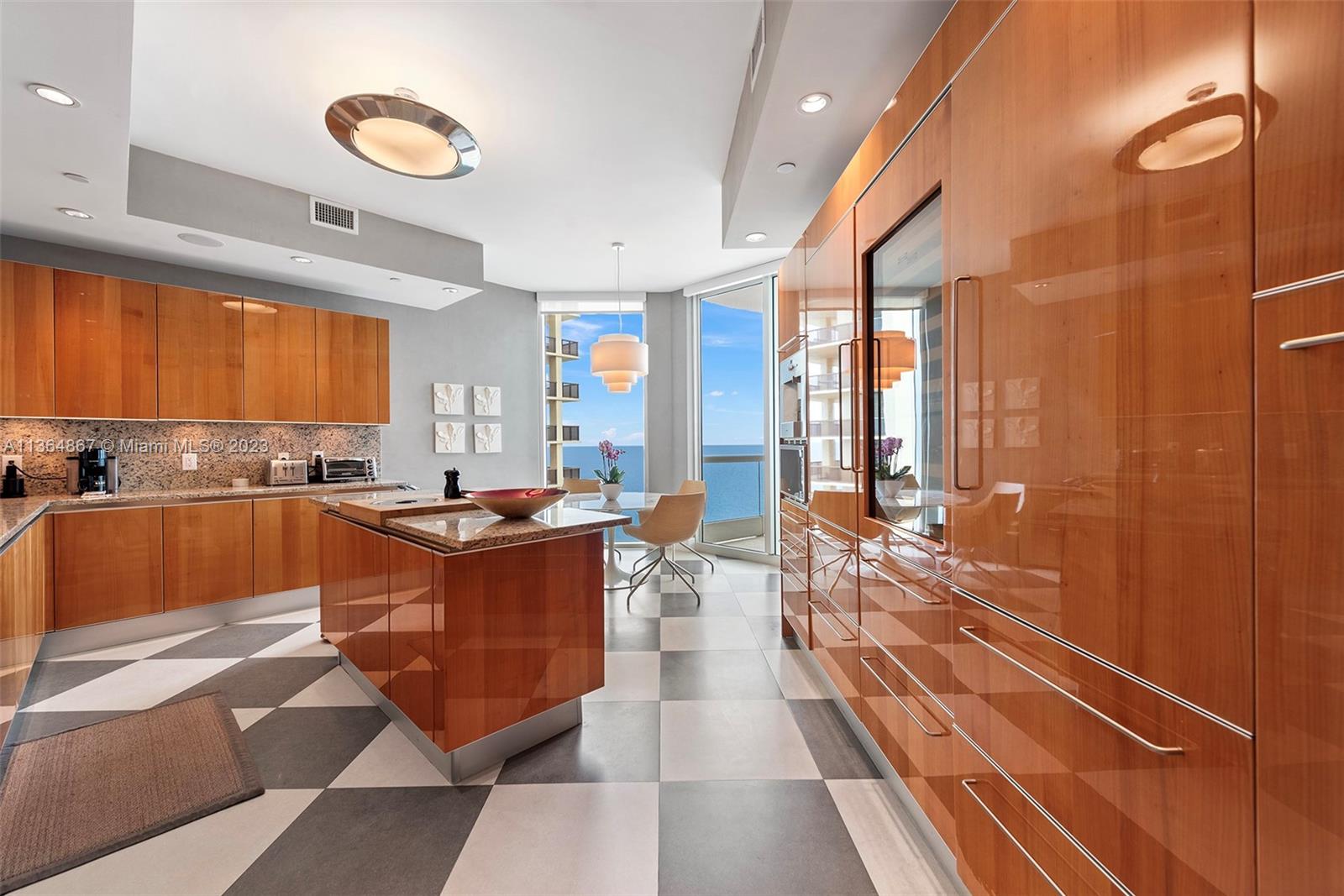 TURNBERRY OCEAN COLONY - Residential