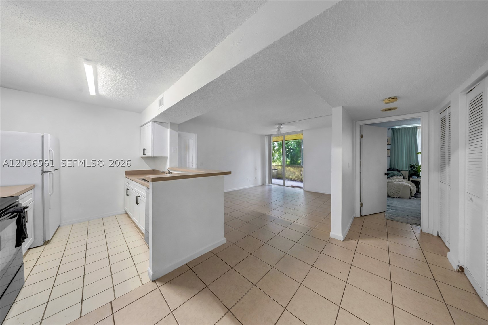 WINDWARD LAKES CONDO - Residential