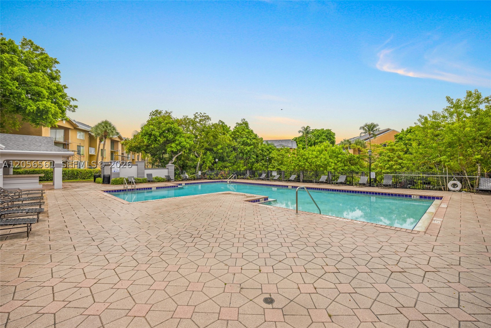 WINDWARD LAKES CONDO - Residential