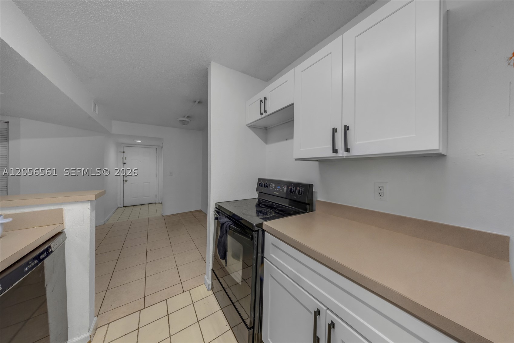 WINDWARD LAKES CONDO - Residential