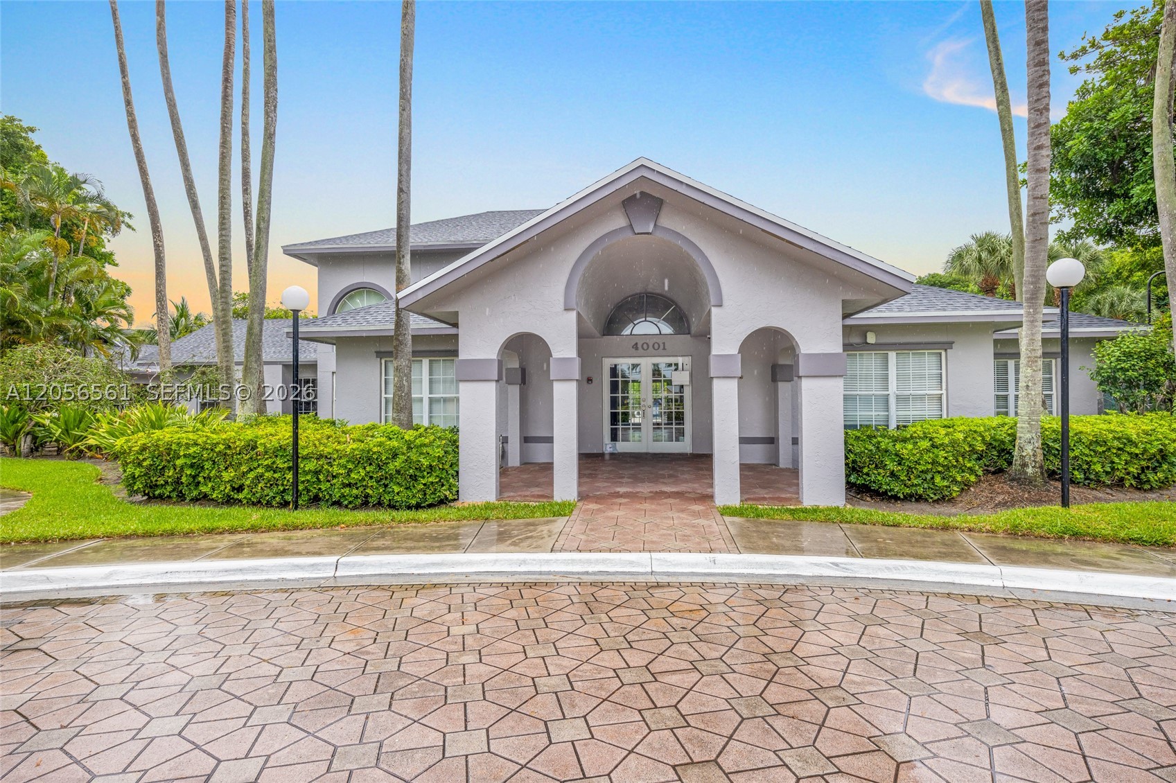 WINDWARD LAKES CONDO - Residential