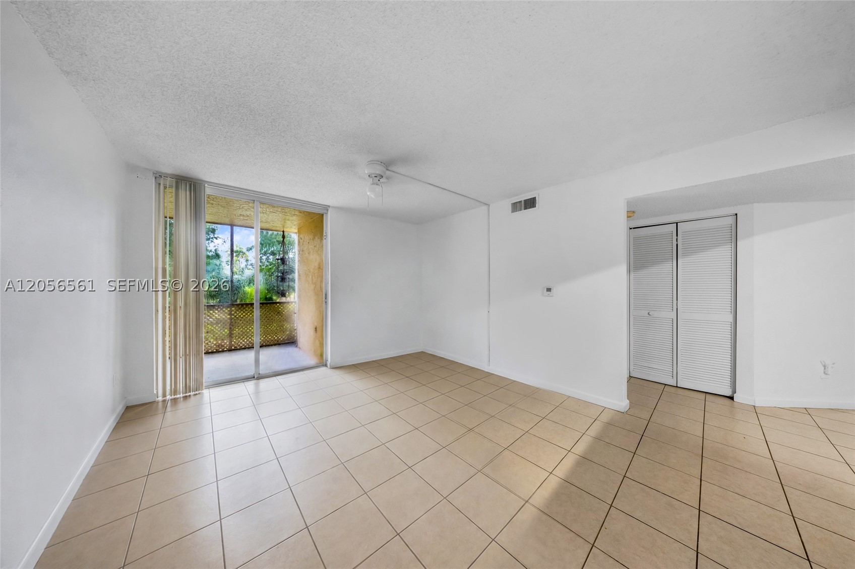 WINDWARD LAKES CONDO - Residential