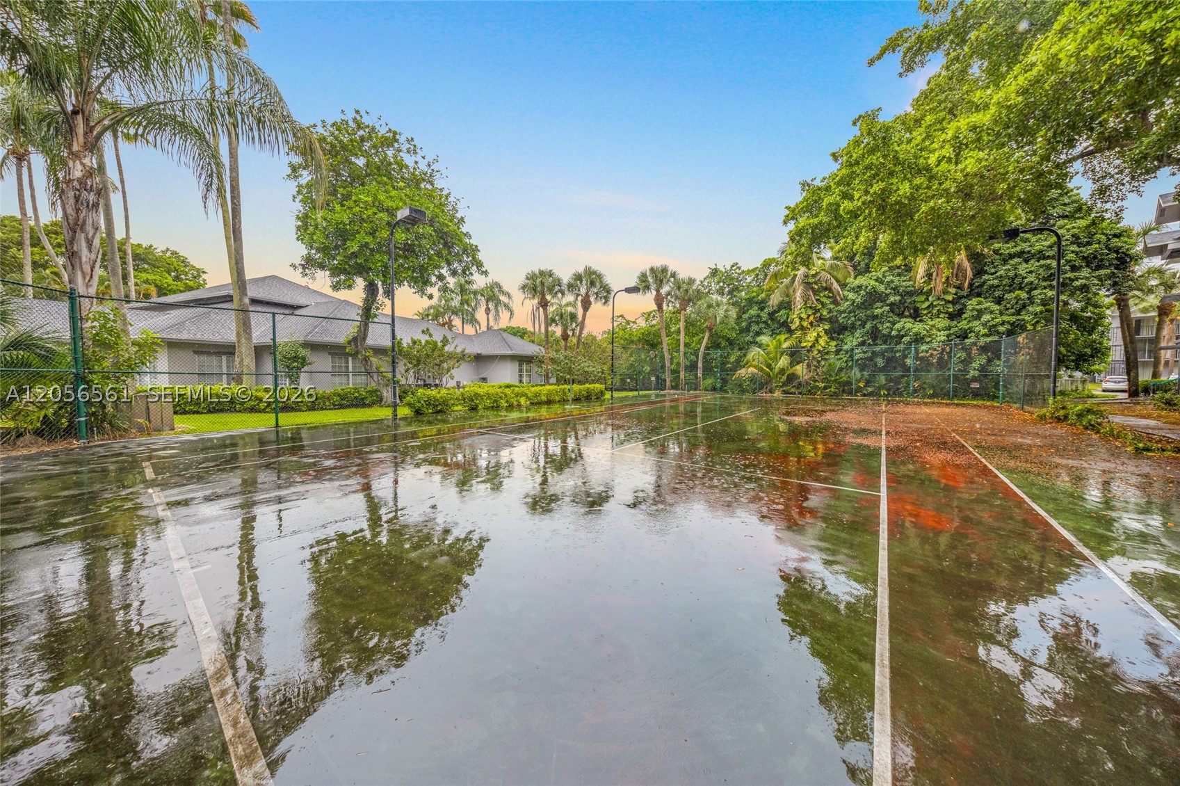 WINDWARD LAKES CONDO - Residential