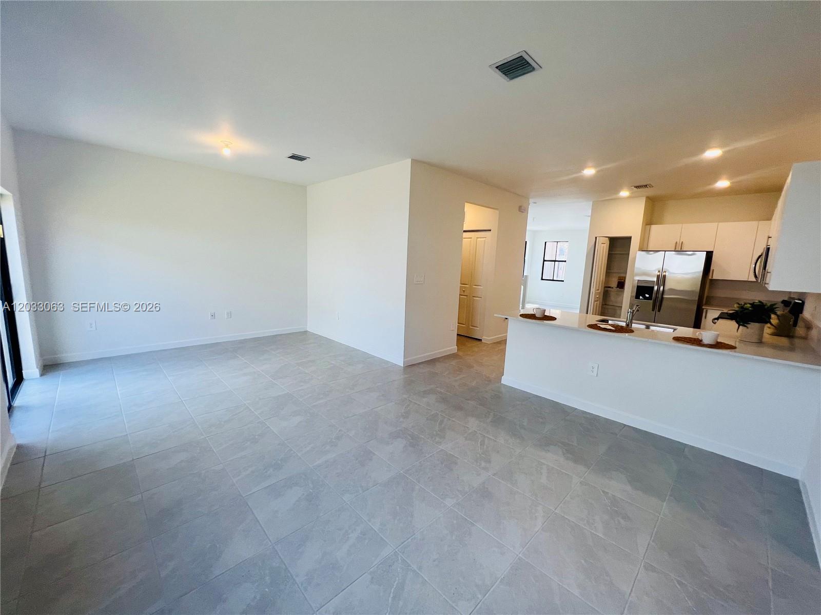 CORSICA SILVER PALM - Residential Lease