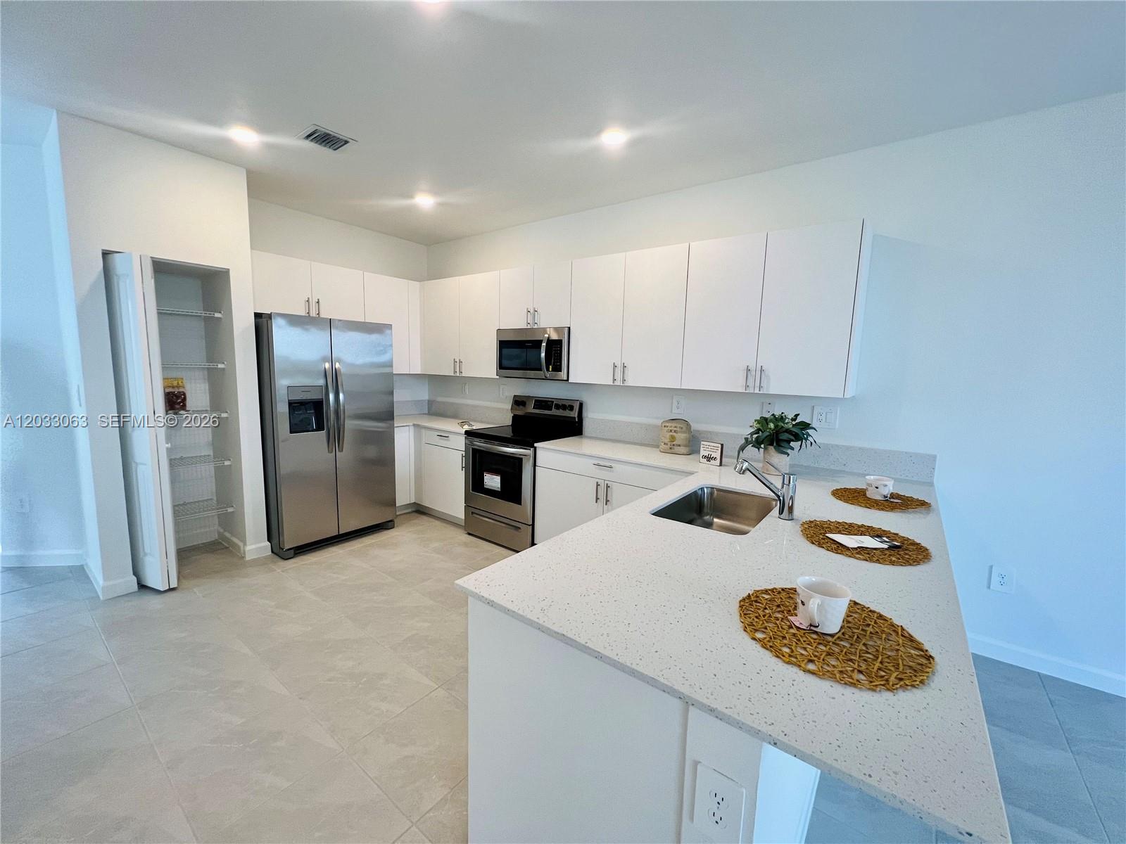 CORSICA SILVER PALM - Residential Lease