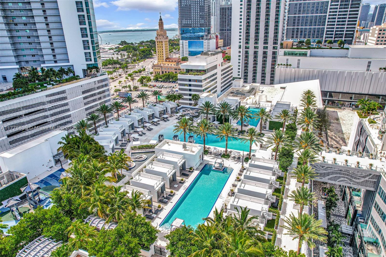 PARAMOUNT MIAMI WORLDCENT - Residential Lease