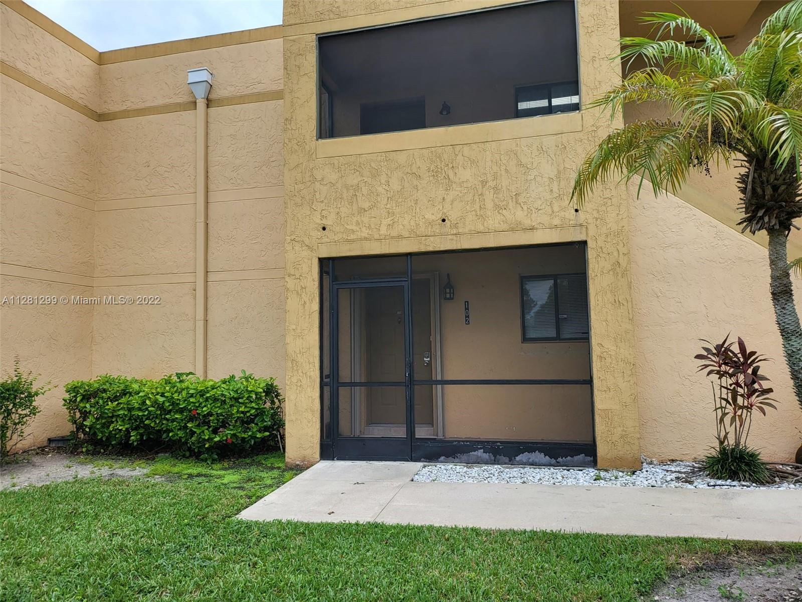 RACQUET CLUB VILLAGE APTS - Residential